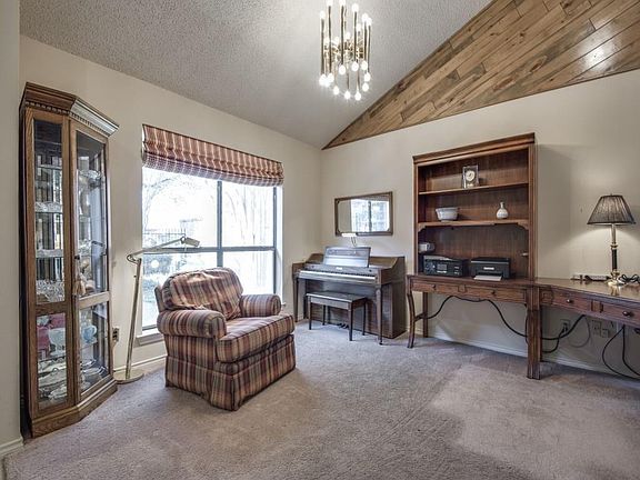 3rd image of 3314 Courtyard Pl