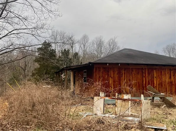 6040 Bryant Ridge Rd, Caneyville, KY 42721