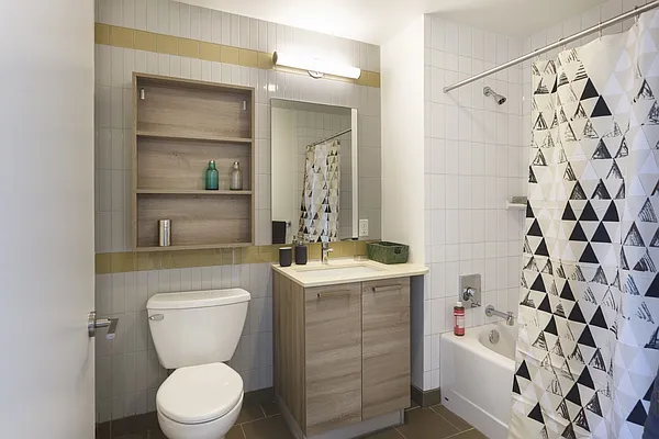 Rented by Lisa Management | media 33