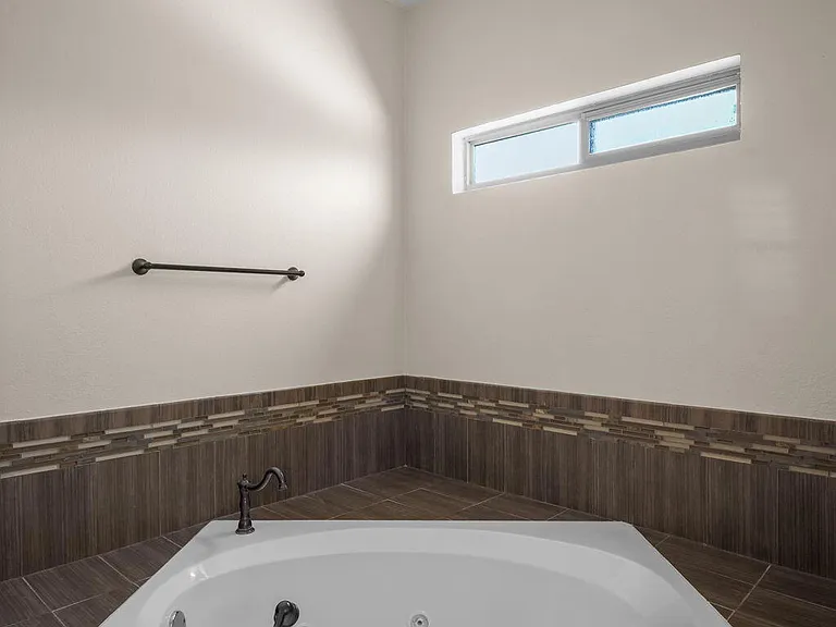 3138 Red Maple Dr — Photo 29