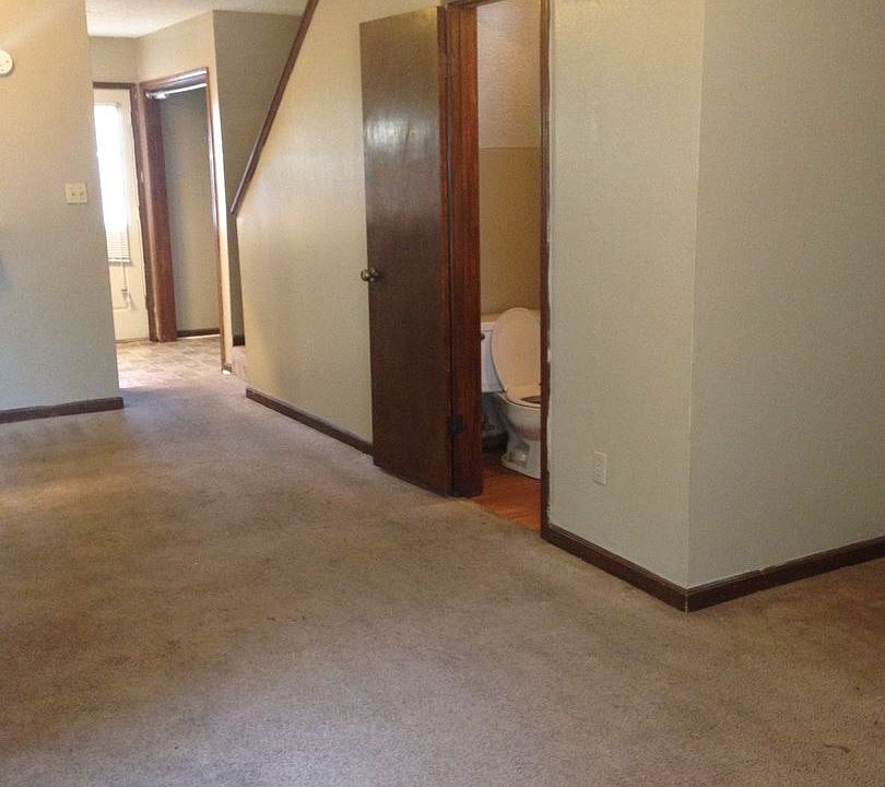 2nd image of 500 Loire Ave APT A
