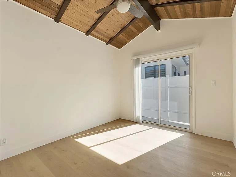 2108 N Pass Ave — Photo 19