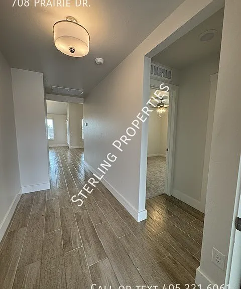 708 Prairie Ln — Photo 3