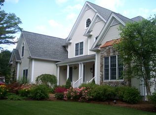 68 Lakeview Rd, Foxboro, MA 02035