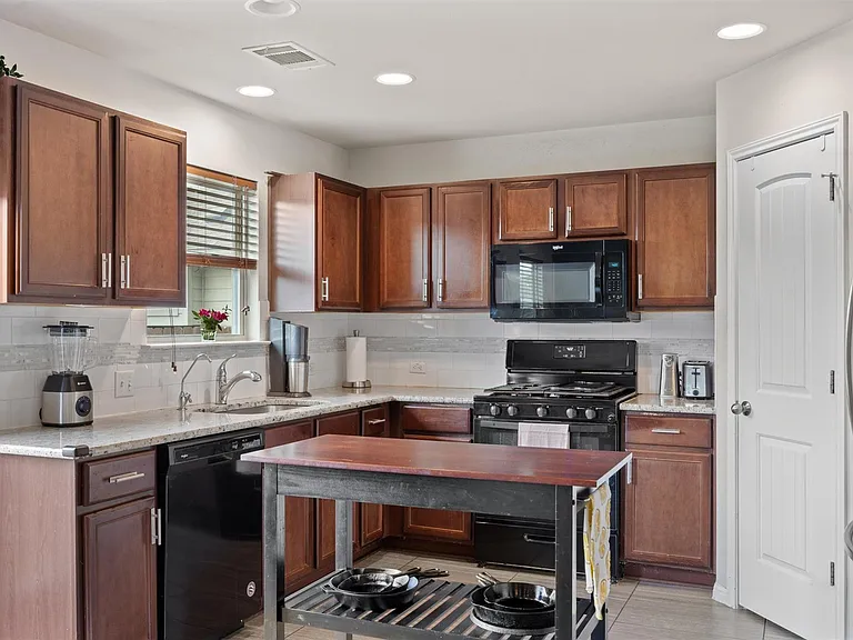 369 S Brook Dr — Photo 13