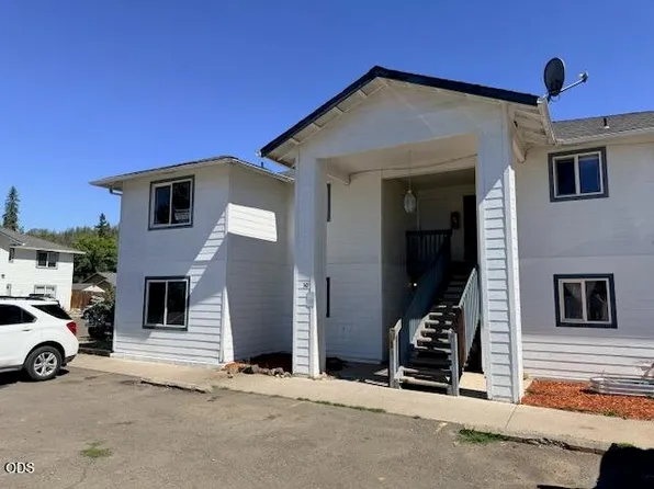 30 Dion Ct APT 3, Ashland, OR 97539