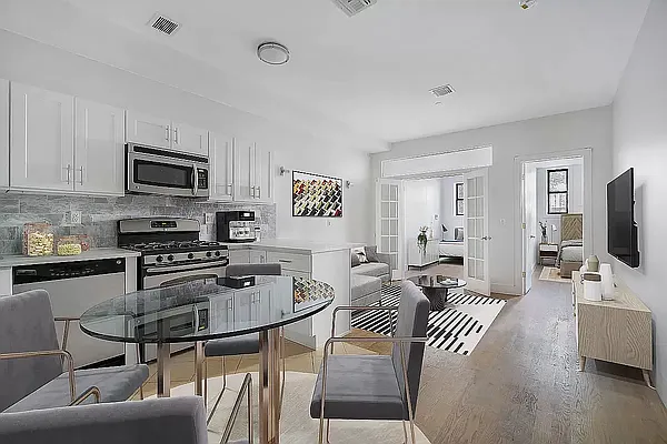 Living room, photo 1