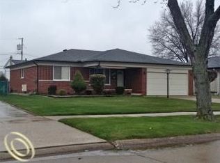 34504 Hawke Dr, Sterling Heights, MI 48310