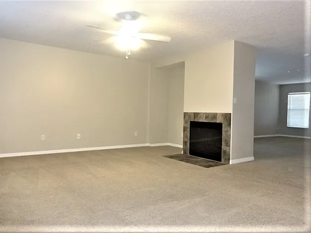 4 bed, 2.5 bath, 2851 sqft, $3,415 — Photo 4