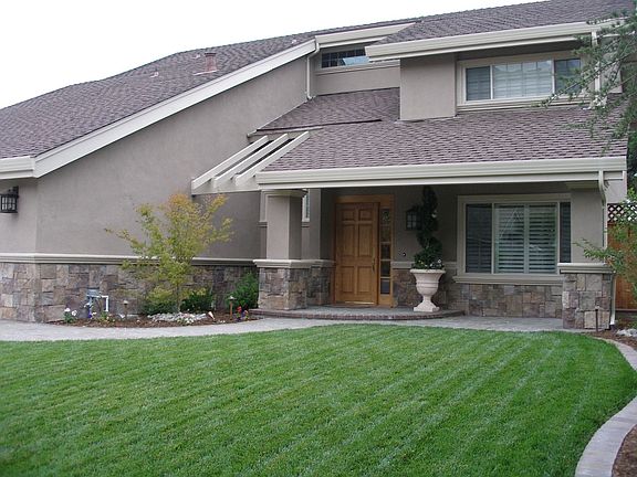 4th image of 649 Colleen Dr