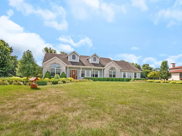 24255 Schubert Ln, Shorewood, IL 60404