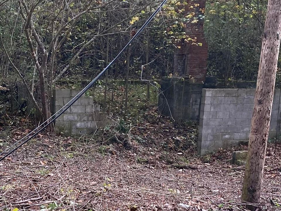 2nd image of 1156 Abner Fork Rd