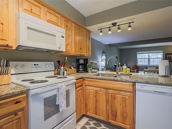 5th image of 2130 N Garland Ave APT 5
