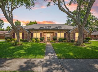 512 River Woods Dr, Lafayette, LA 70508