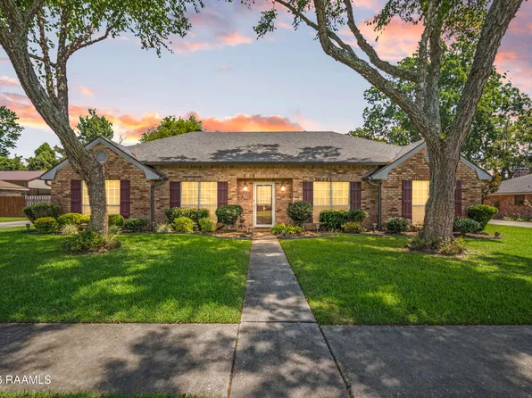 512 River Woods Dr, Lafayette, LA 70508