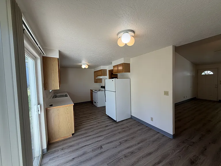 1052 Colony Pond Dr — Photo 5