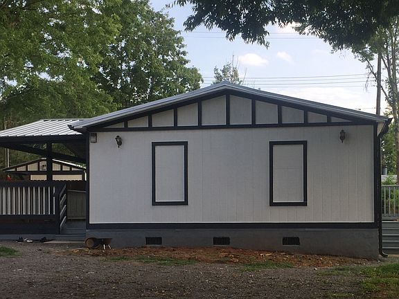 4th image of 1113 Cricket St