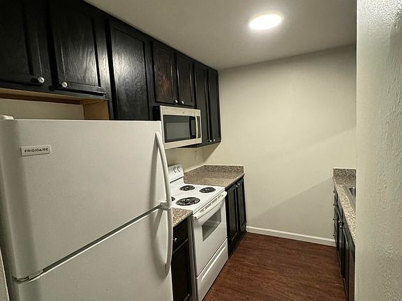 2nd image of 300 Lozes Ave APT 903