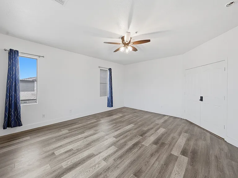 12175 W Chase Ln — Photo 25