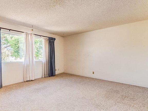 4th image of 4206 E Catalina Ave