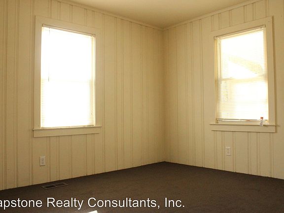 5th image of 302 Huff Cir
