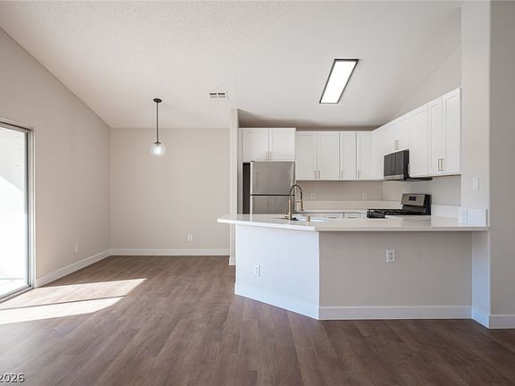 3rd image of 7904 Ryandale Cir Unit 202
