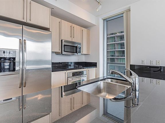 4th image of 1111 SW 1st Ave APT 1714