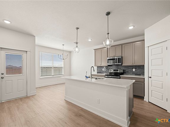 4th image of 8725 Ponderosa Pine Rd
