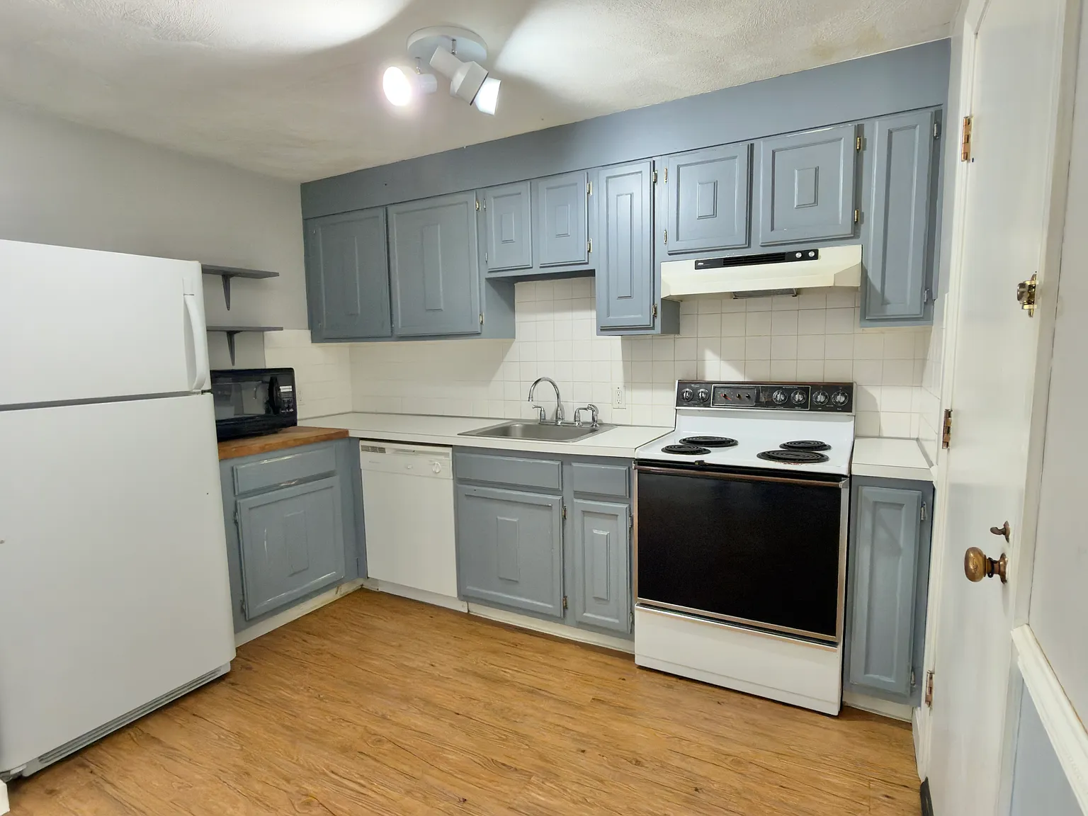 1 bed, 692 sqft, $1,850 — Photo 2