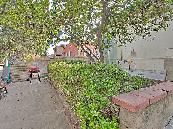3rd image of 715 N Coronado St APT 1