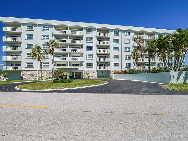 4049 Ocean Dr #305 — Photo 35