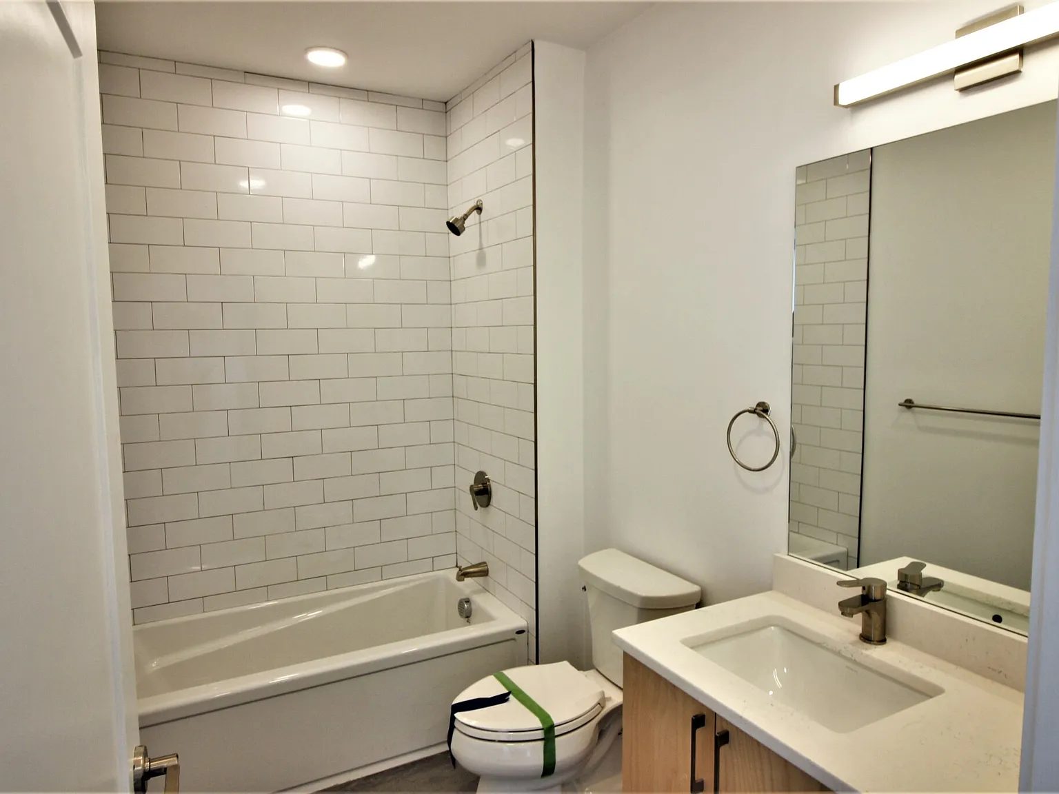 Studio, 450 sqft, $2,500 — Photo 4