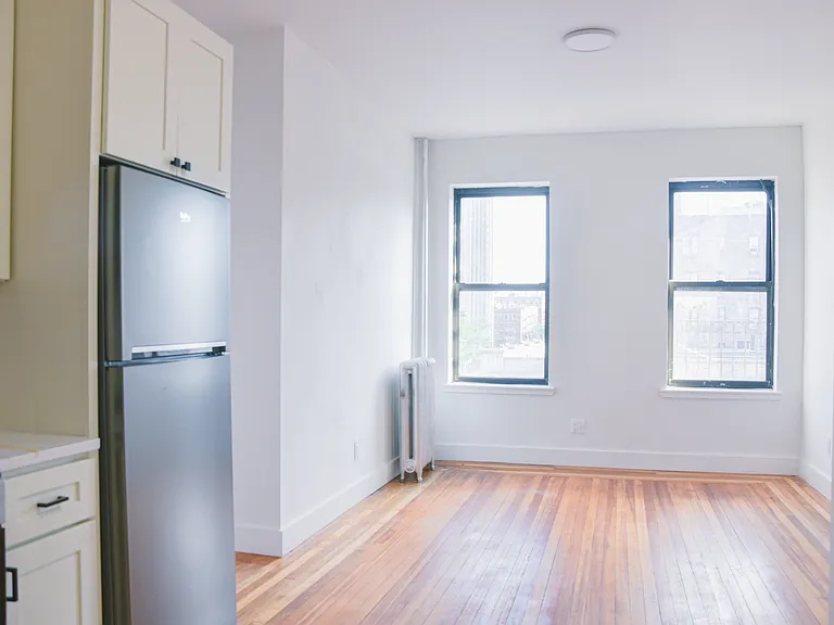 601 W 181st St #33 — Photo 13