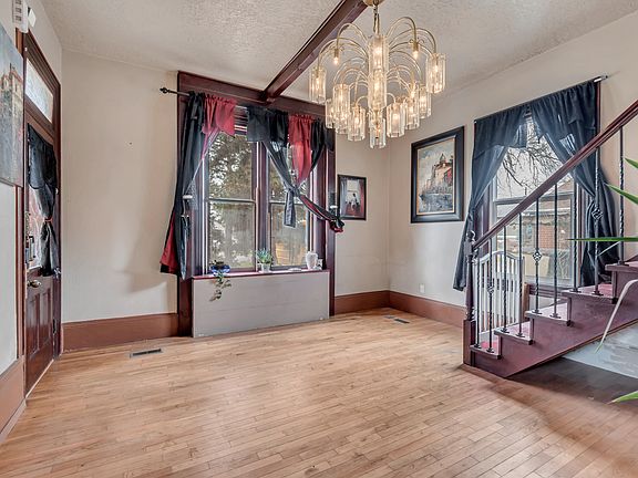 5th image of 585 S 400th St E