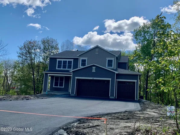 70 Wheatfield Way, Mechanicville, NY 12118