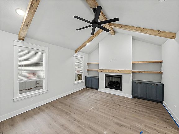 3rd image of 7 Ventnor Cir