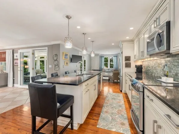 10 Reed Bent Rd, Rockland, MA 02370