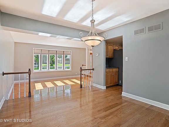 4th image of 606 S Saint Cecilia Dr