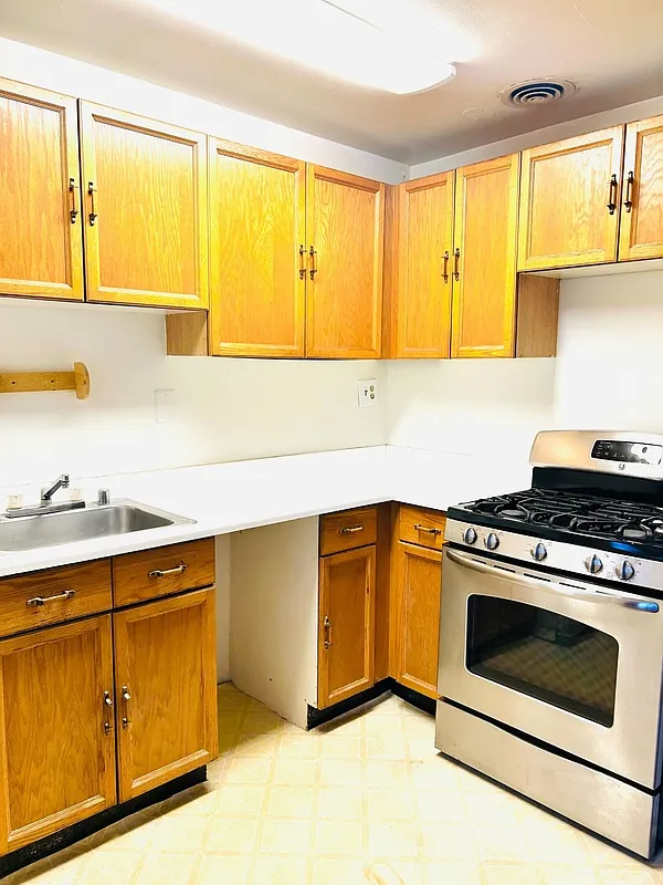 Studio, 1.0 bath, 749 sqft, $1,395 — Photo 3