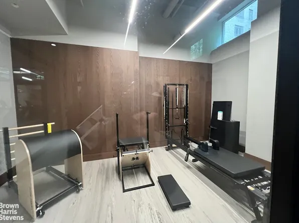 25 Central Park West image 14 of 18