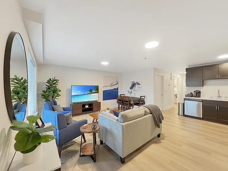 Red Mountain Apartments — Photo 16
