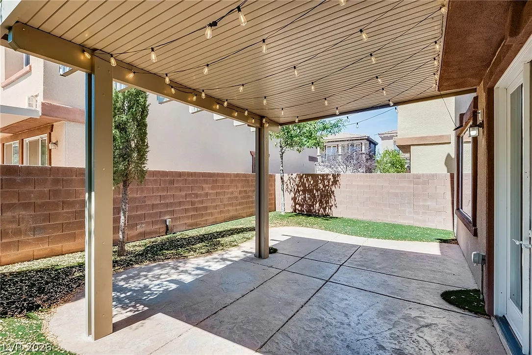3 bed, 2.5 bath, 1873 sqft, $2,900 — Photo 4
