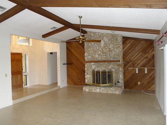 4th image of 8418 Lowman Ave