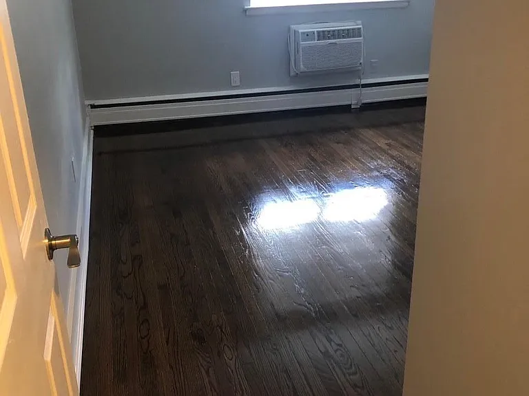 Karen Park Apartments — Photo 9