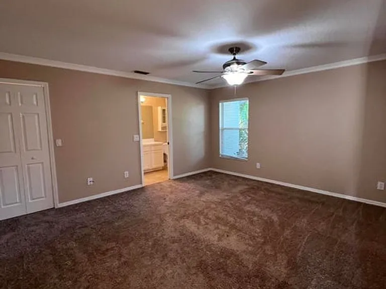 830 Laurel Dr — Photo 7