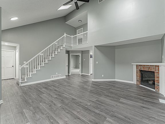 5th image of 107 Oak Park Dr