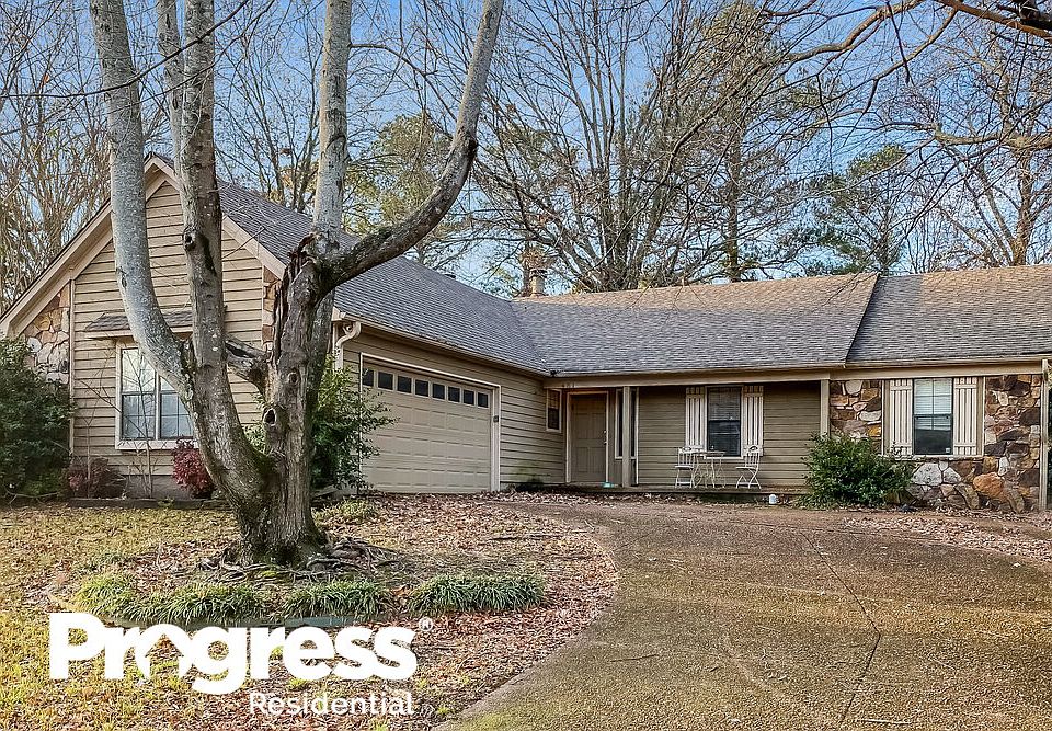 1st image of 451 Griffon Dr