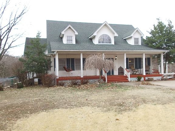 2nd image of 402 Hillcrest Dr