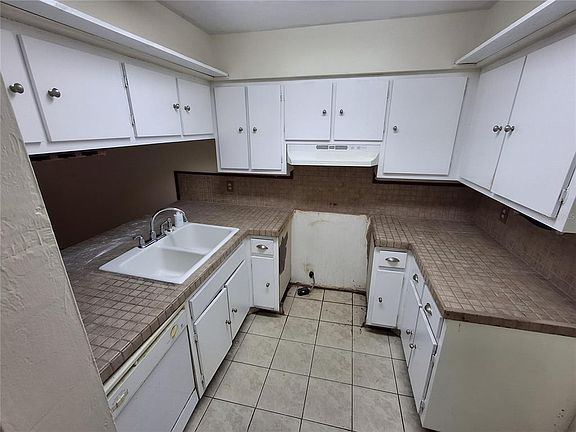 2nd image of 4333 SW 69th Ter
