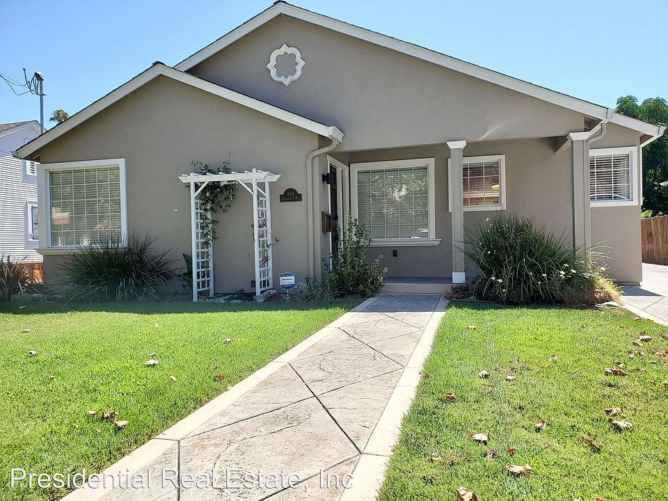 1st image of 884 Willow Glen Way